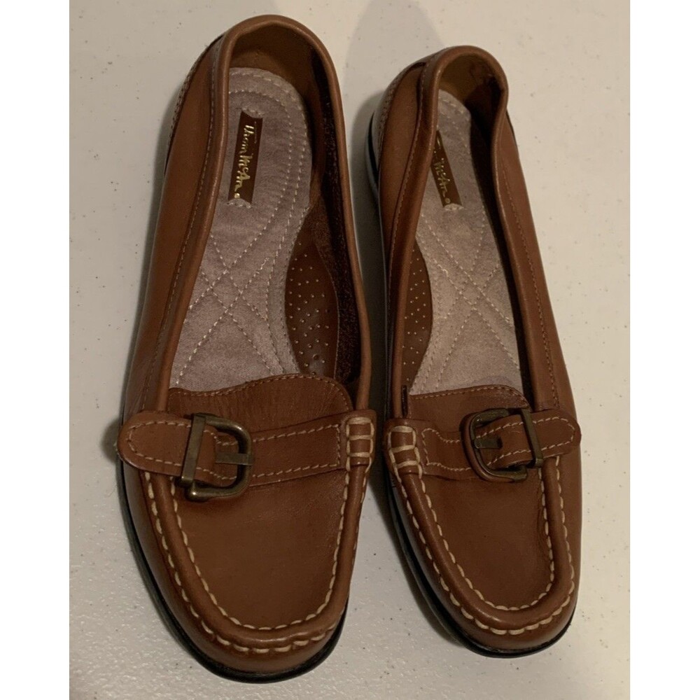 Thom McAn Women Brown Leather Gold Buckle Loafers Slip On 8w Comfort Shoes